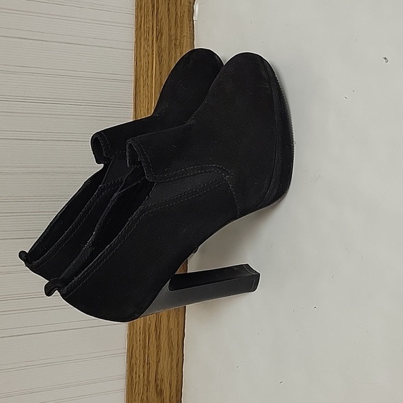 Carlo Pazolini black heeled suede bootie Euro sz 37 (US 7). - Picture 3 of 7